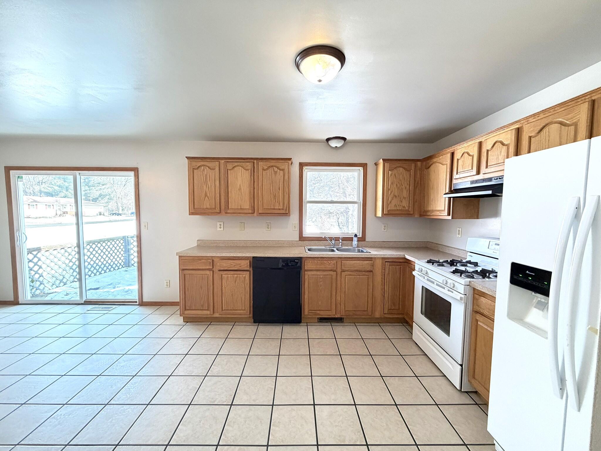 9103 Estates Drive Demotte, IN 46310 - Photo 19 of 35 2048x1536