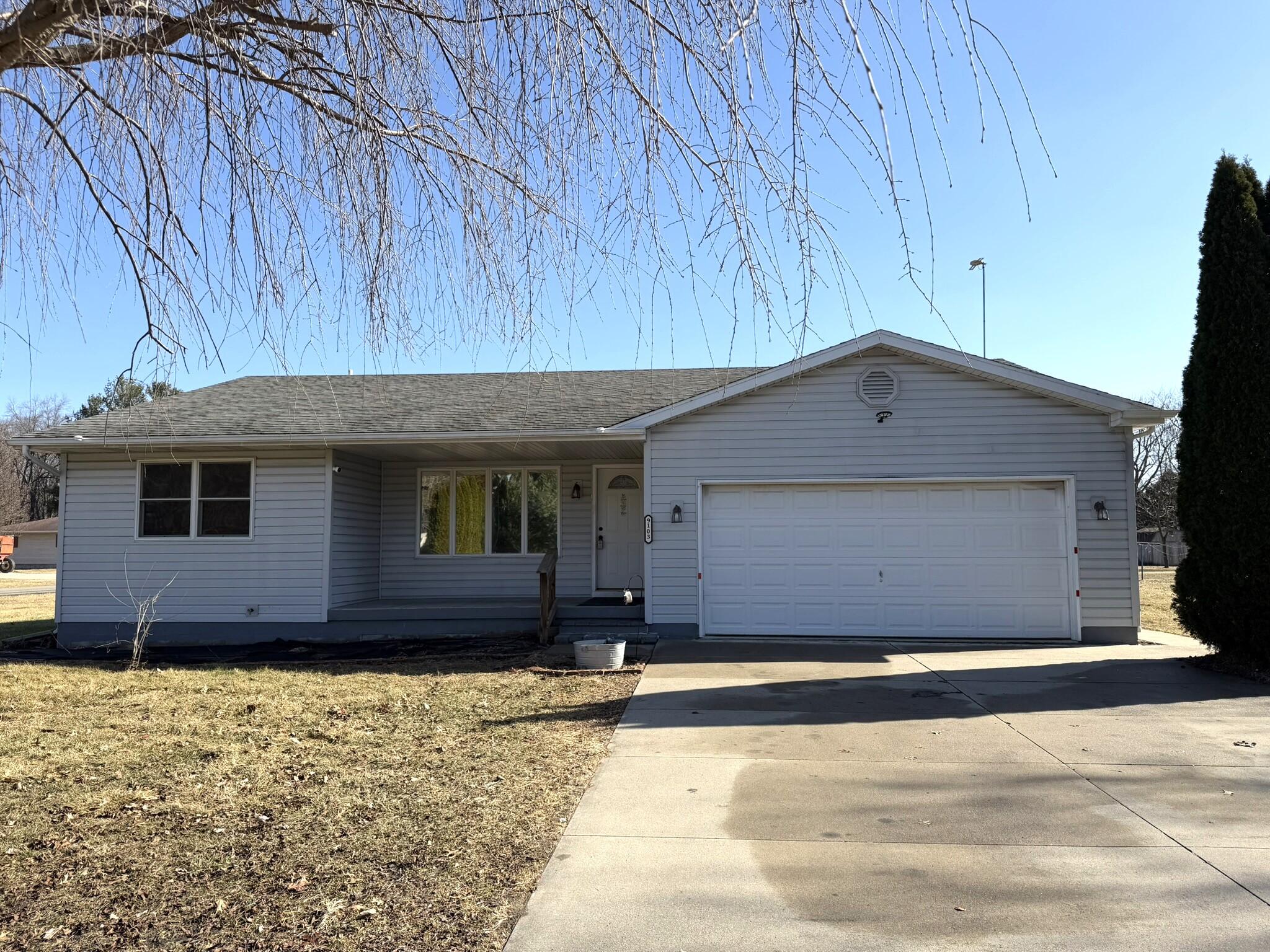 9103 Estates Drive Demotte, IN 46310 - Photo 2 of 35 a front view of a house
