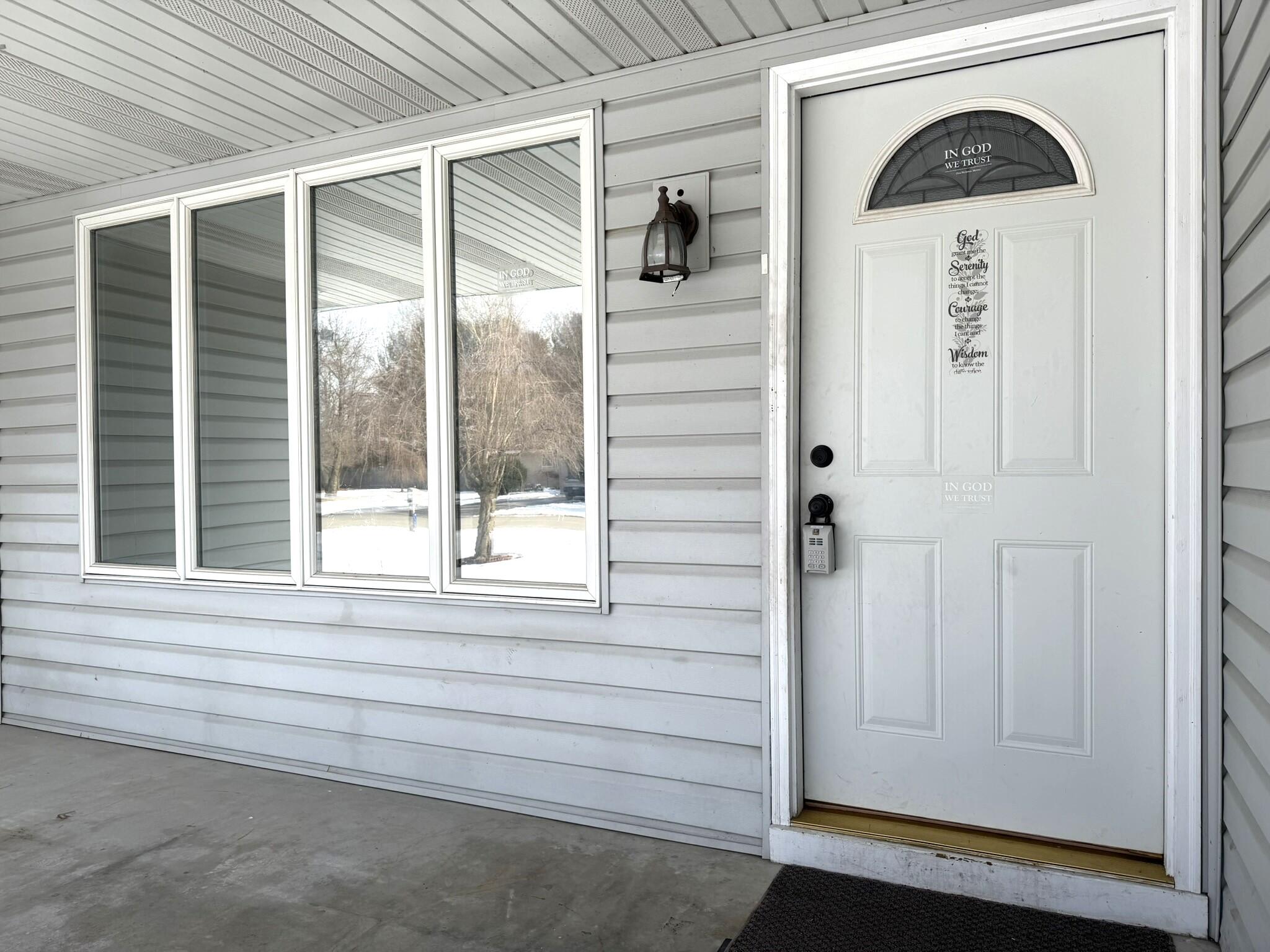 9103 Estates Drive Demotte, IN 46310 - Photo 3 of 35 2048x1536