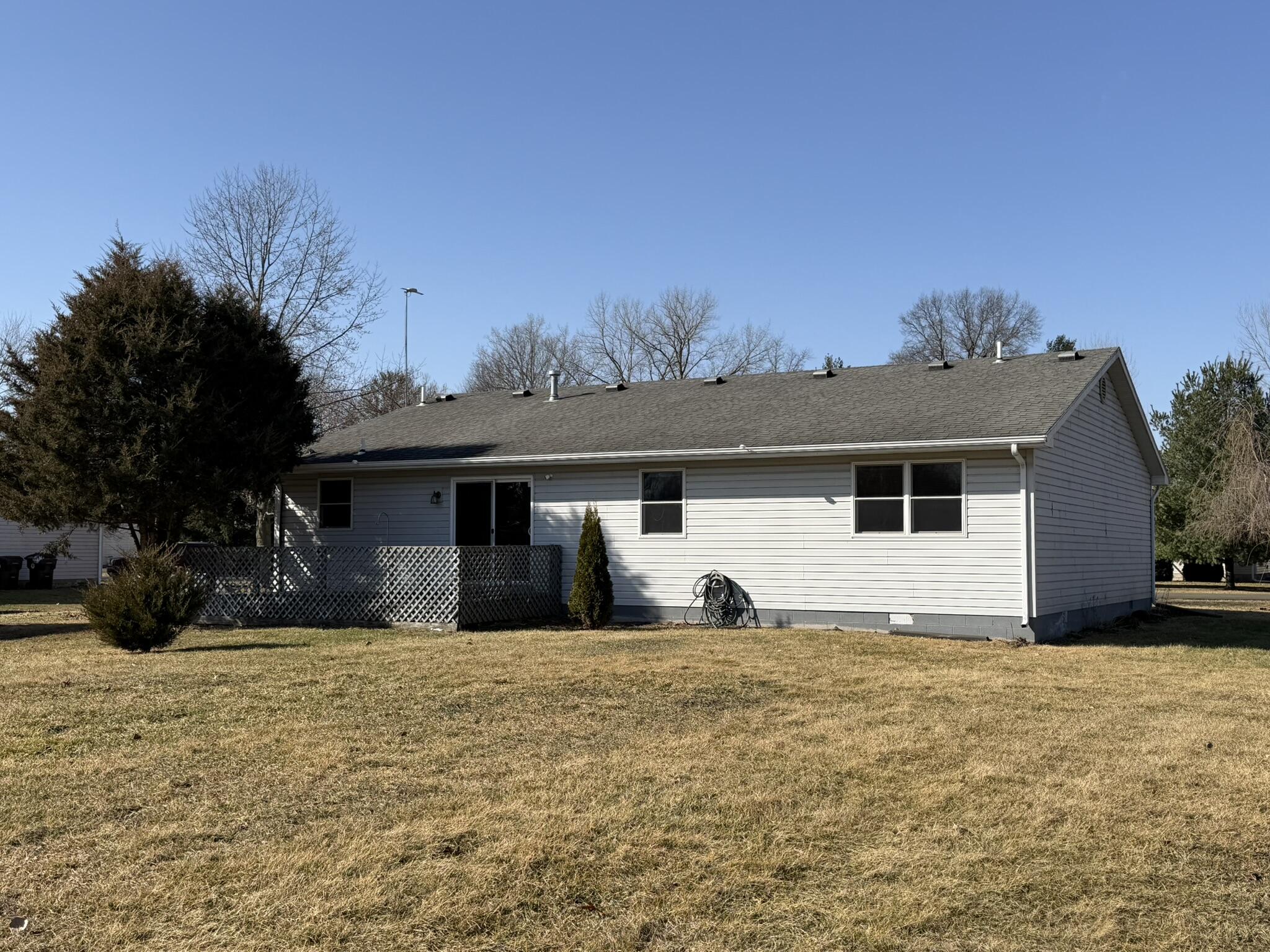 9103 Estates Drive Demotte, IN 46310 - Photo 5 of 35 2048x1536