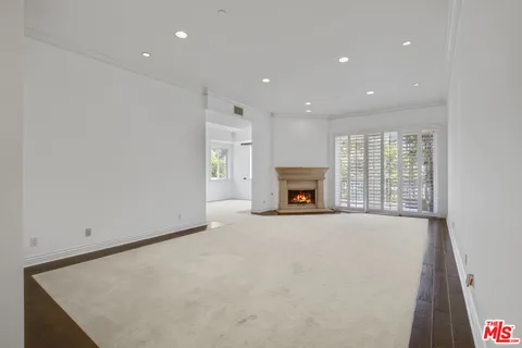 $9,500 | 132 South Maple Drive, Unit 201, Beverly Hills, CA 90212