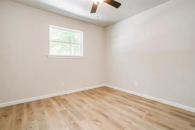 $1,900 | 921 Willow Circle South, Burleson, TX 76028