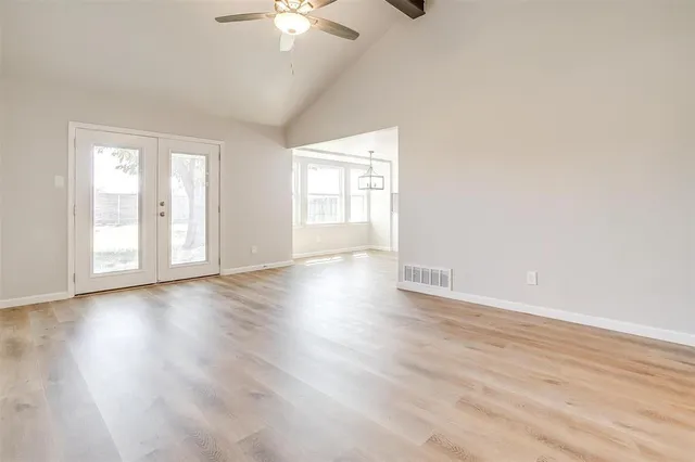 $1,900 | 921 Willow Circle South, Burleson, TX 76028