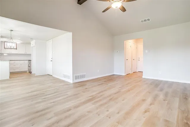 $1,900 | 921 Willow Circle South, Burleson, TX 76028