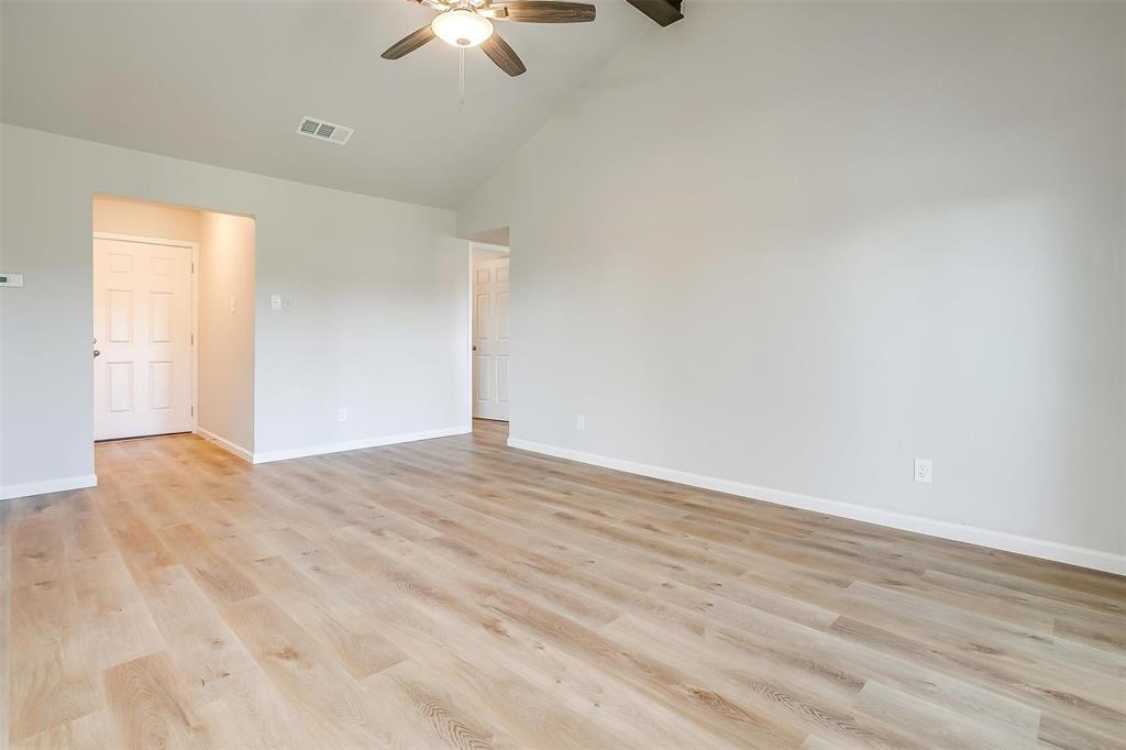 921 Willow Circle South Burleson, TX 76028 - Photo 16 of 25