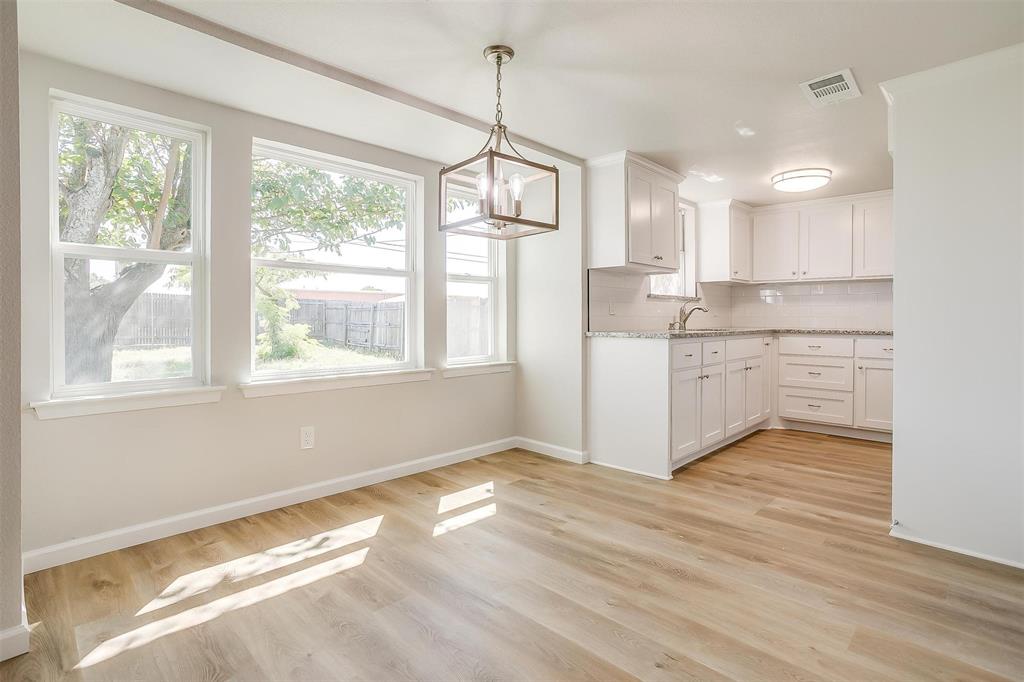 921 Willow Circle South Burleson, TX 76028 - Photo 17 of 25