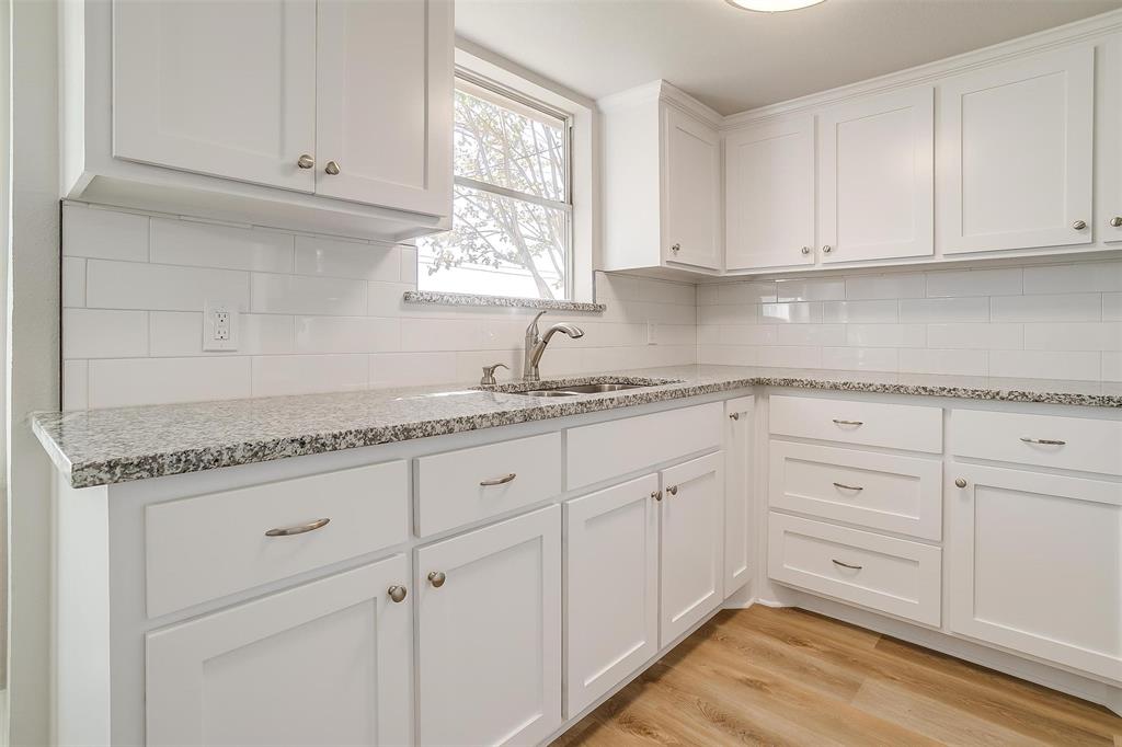 921 Willow Circle South Burleson, TX 76028 - Photo 18 of 25