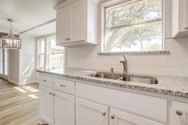 $1,900 | 921 Willow Circle South, Burleson, TX 76028