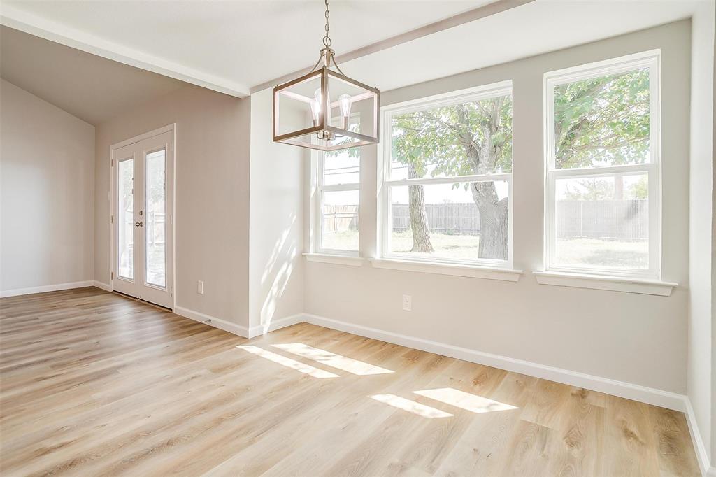 921 Willow Circle South Burleson, TX 76028 - Photo 22 of 25