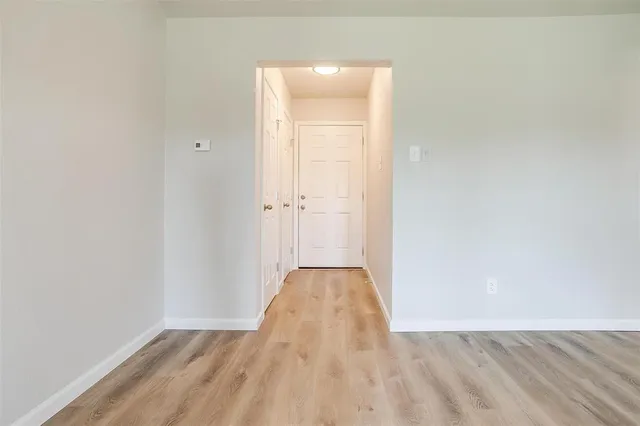 $1,900 | 921 Willow Circle South, Burleson, TX 76028