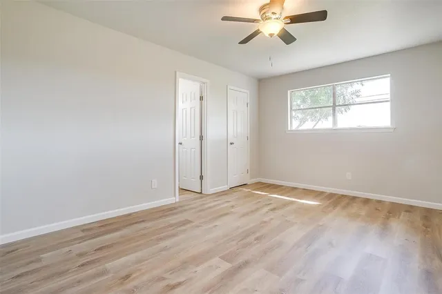 $1,900 | 921 Willow Circle South, Burleson, TX 76028