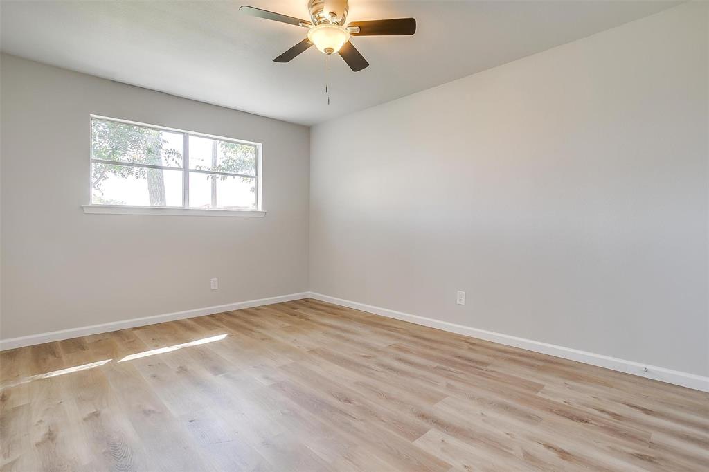 921 Willow Circle South Burleson, TX 76028 - Photo 8 of 25