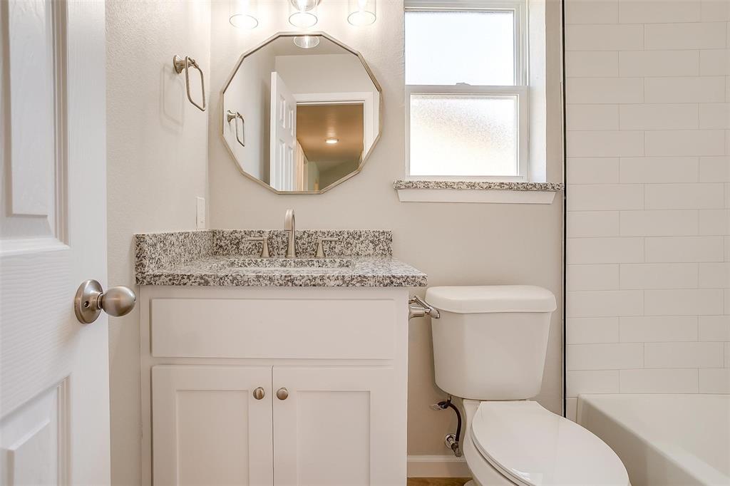 921 Willow Circle South Burleson, TX 76028 - Photo 10 of 25