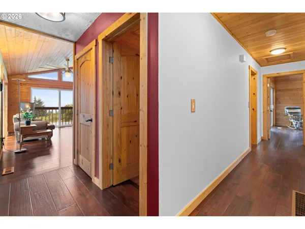 $925,000 | 34640 South Ellis Road, Molalla, OR 97038