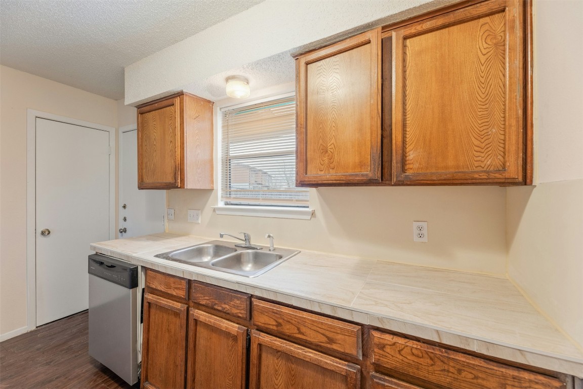 8412 Garcreek Circle Austin, TX 78724 - Photo 27 of 40 The kitchen in Unit B is ready to use and can be updated to your ideal modern preferences over time.