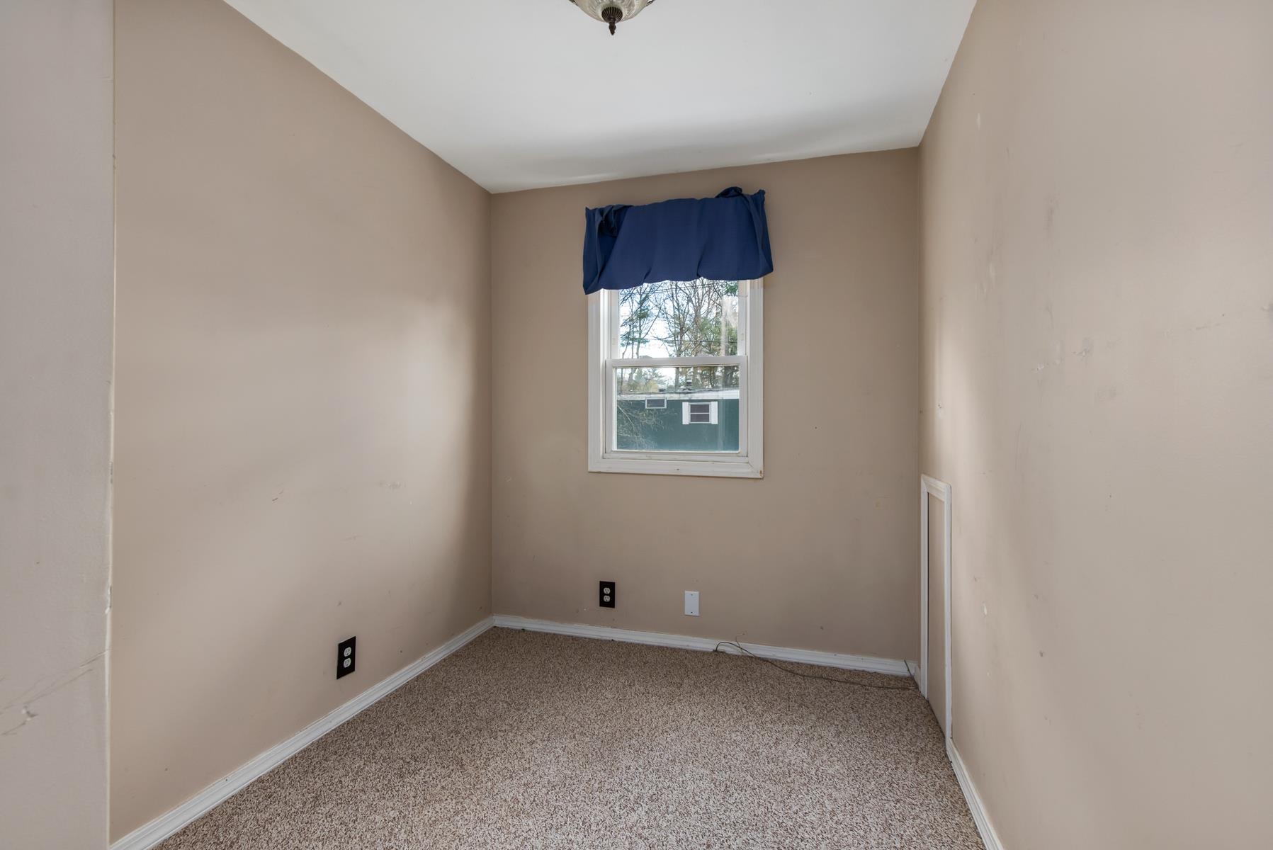 56 Royal Crst Park Rochester, NH 03867 - Photo 14 of 18