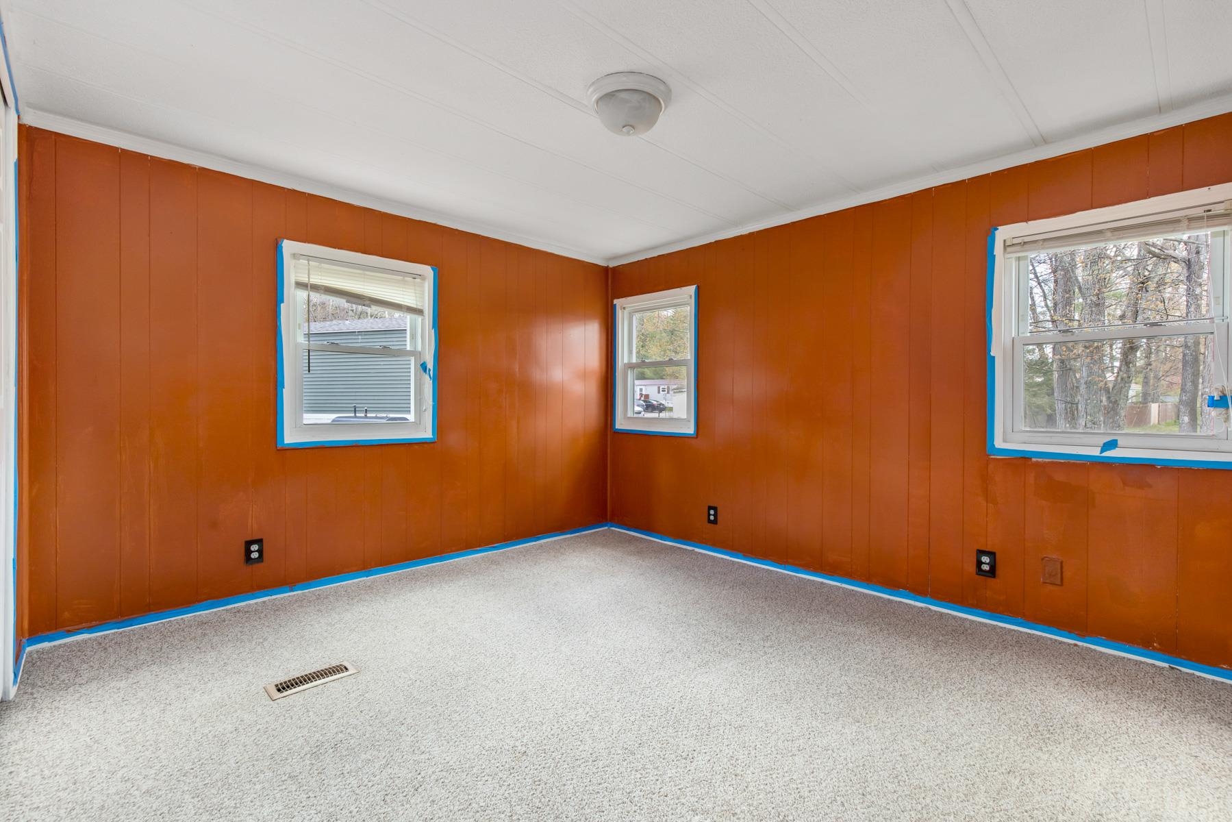 56 Royal Crst Park Rochester, NH 03867 - Photo 10 of 18