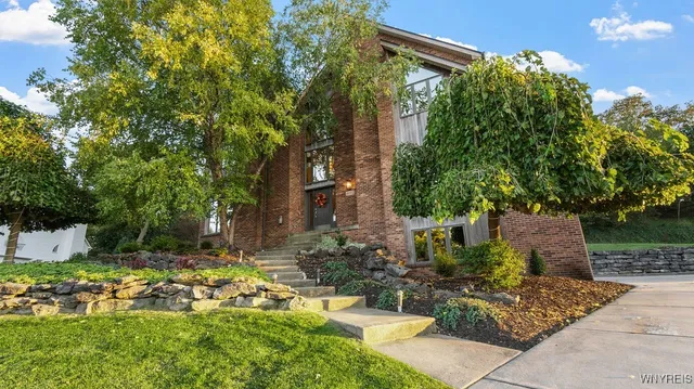 $799,900 | 4892 Eastbrooke Place, Clarence, NY 14221