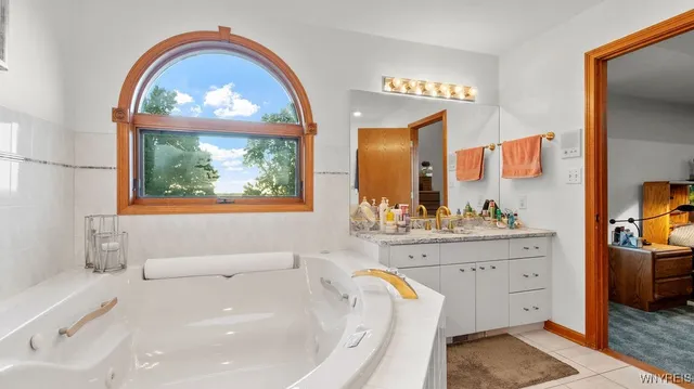 $799,900 | 4892 Eastbrooke Place, Clarence, NY 14221