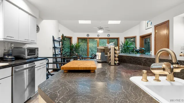 $799,900 | 4892 Eastbrooke Place, Clarence, NY 14221