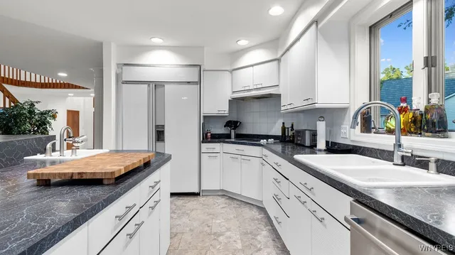 $799,900 | 4892 Eastbrooke Place, Clarence, NY 14221