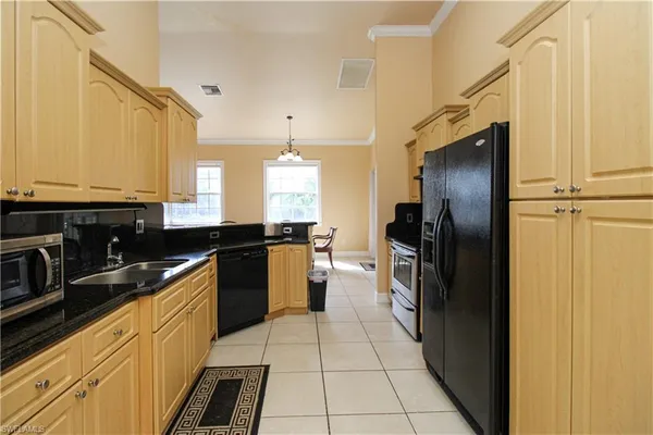 $2,700 | 2310 2nd Avenue Southeast, Naples, FL 34117