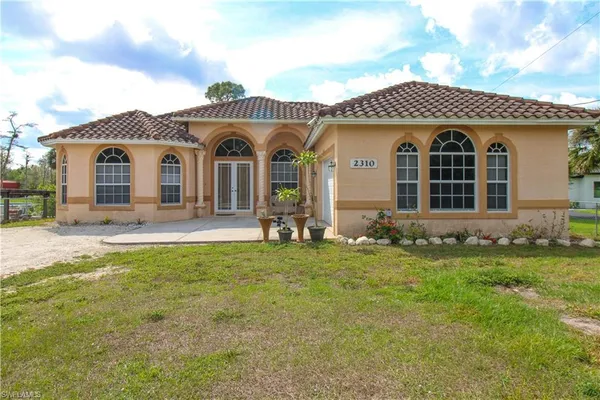 $2,700 | 2310 2nd Avenue Southeast, Naples, FL 34117