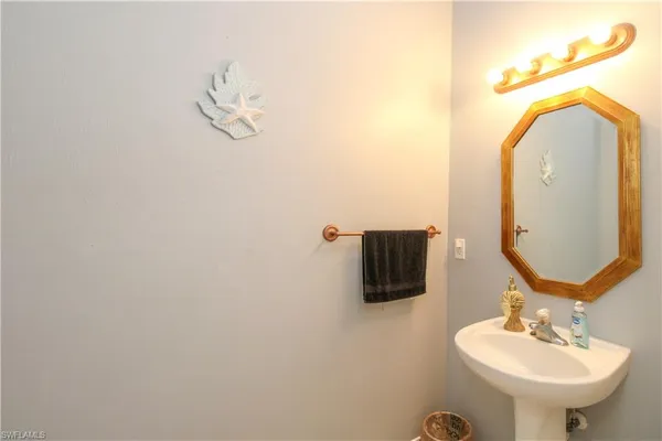 $2,700 | 2310 2nd Avenue Southeast, Naples, FL 34117