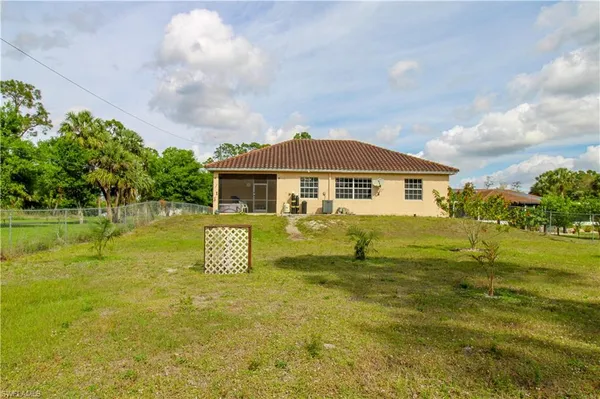 $2,700 | 2310 2nd Avenue Southeast, Naples, FL 34117