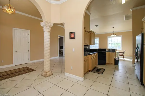 $2,700 | 2310 2nd Avenue Southeast, Naples, FL 34117