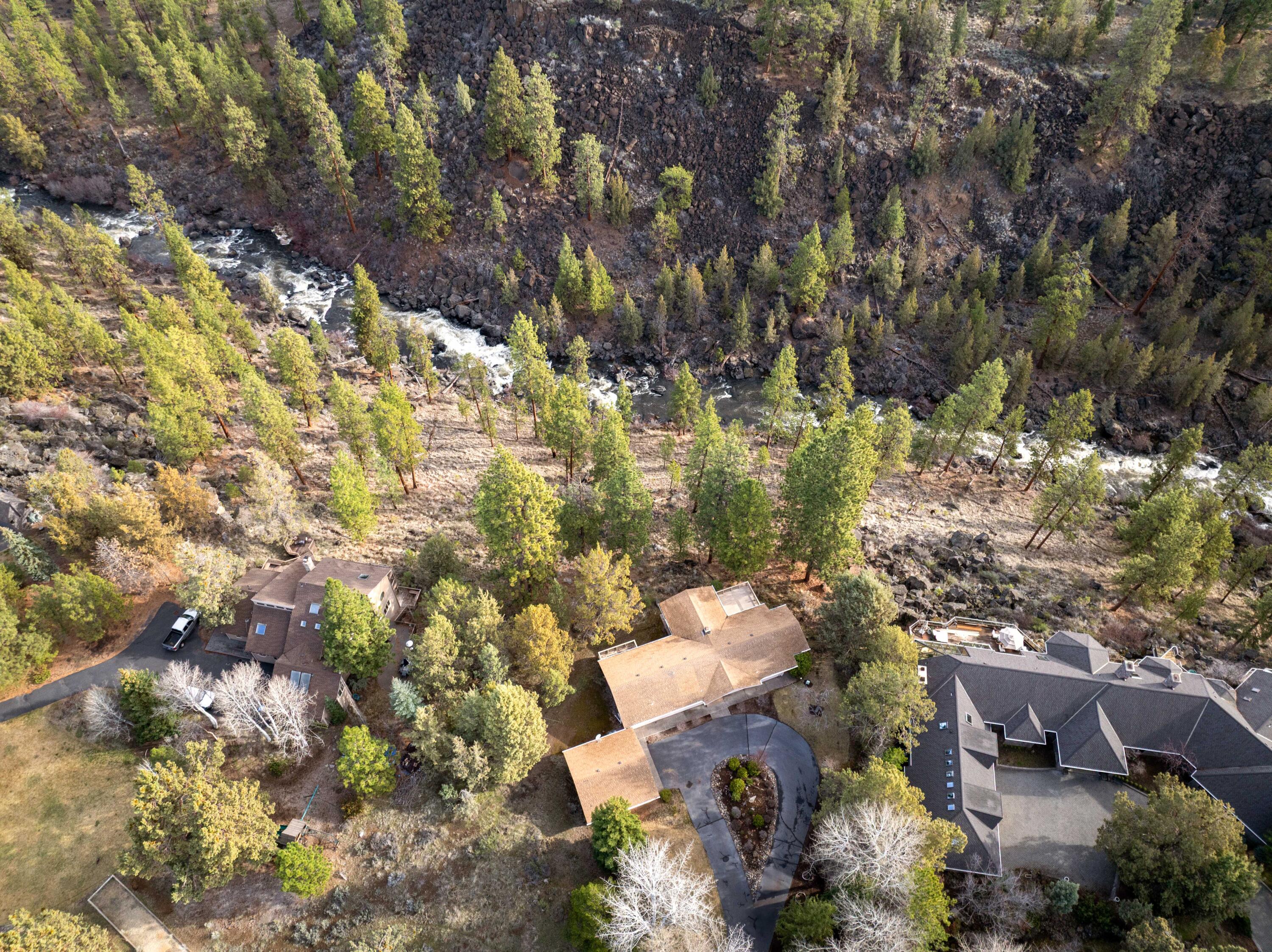 1670 Northwest Putnam Road Bend, OR 97703 - Photo 32 of 40 02-Aerial