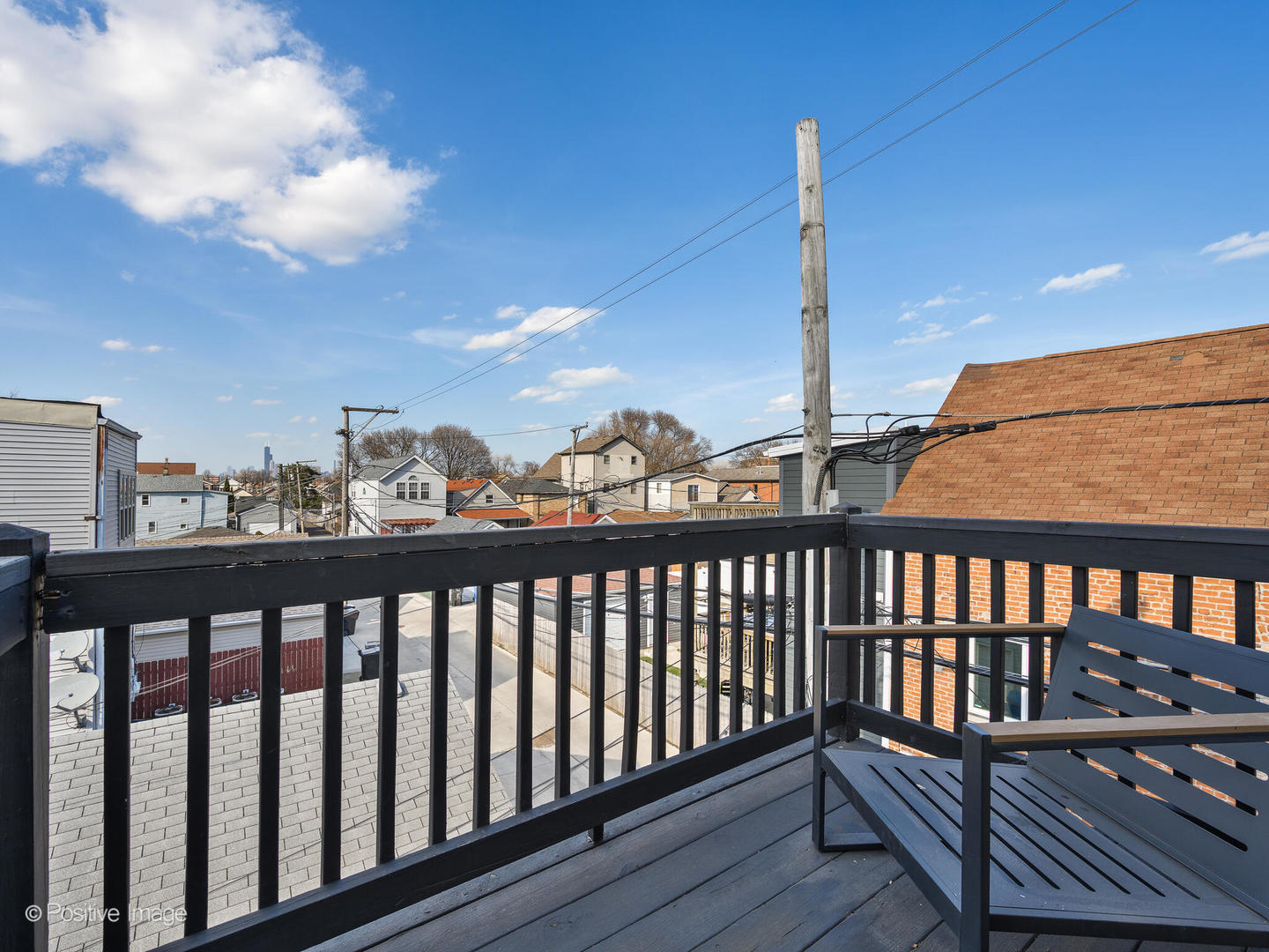 550 West 45th Street Chicago, IL 60609 - Photo 20 of 24 a view of a balcony with wooden floor