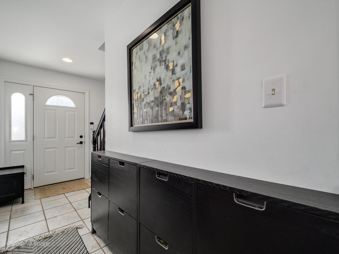550 West 45th Street Chicago, IL 60609 - Photo 2 of 24 a view of a hallway with closet