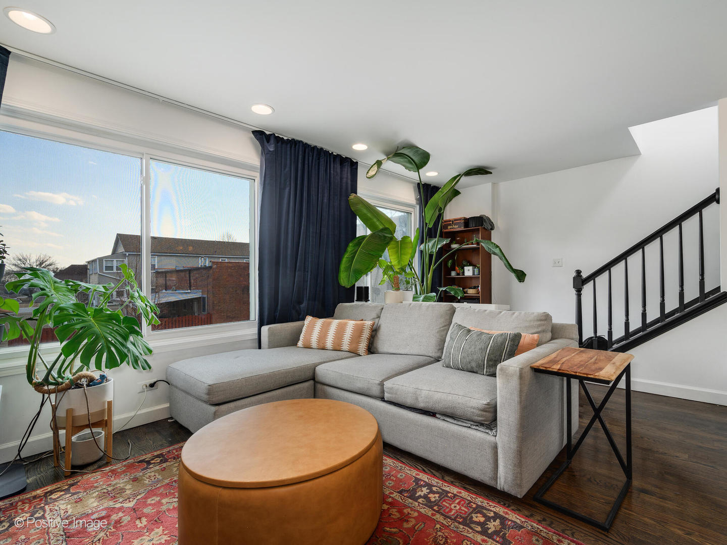 550 West 45th Street Chicago, IL 60609 - Photo 7 of 24 a living room with furniture and a potted plant