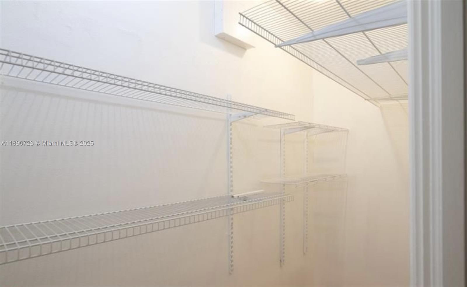 3050 Alton Road Miami Beach, FL 33140 - Photo 32 of 41 a view of a small room