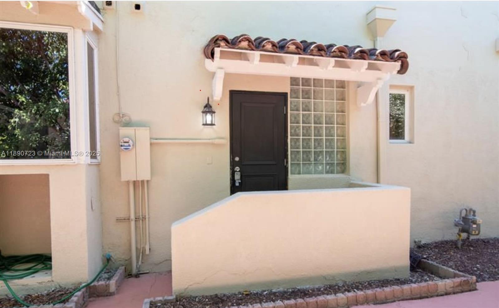 3050 Alton Road Miami Beach, FL 33140 - Photo 9 of 41 a view of washer and dryer