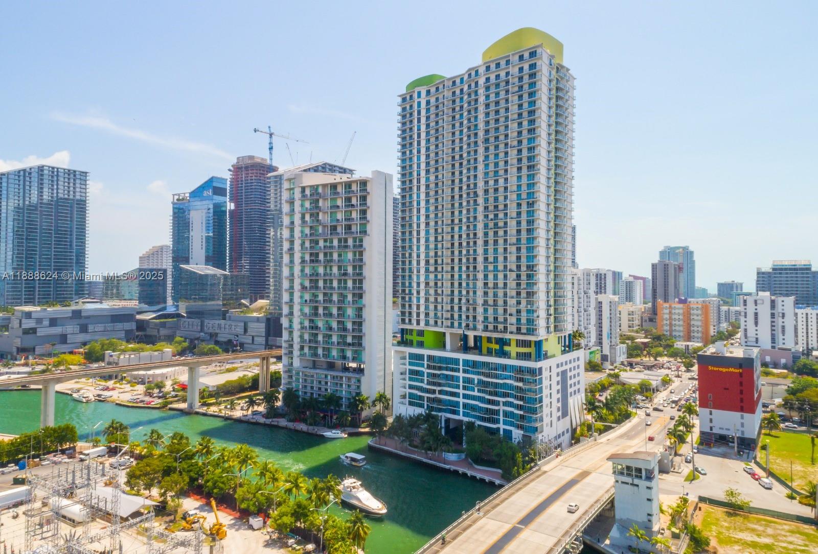 185 Southwest 7th Street, Unit 3605 Miami, FL 33130 - Photo 24 of 24 a view of city with tall buildings