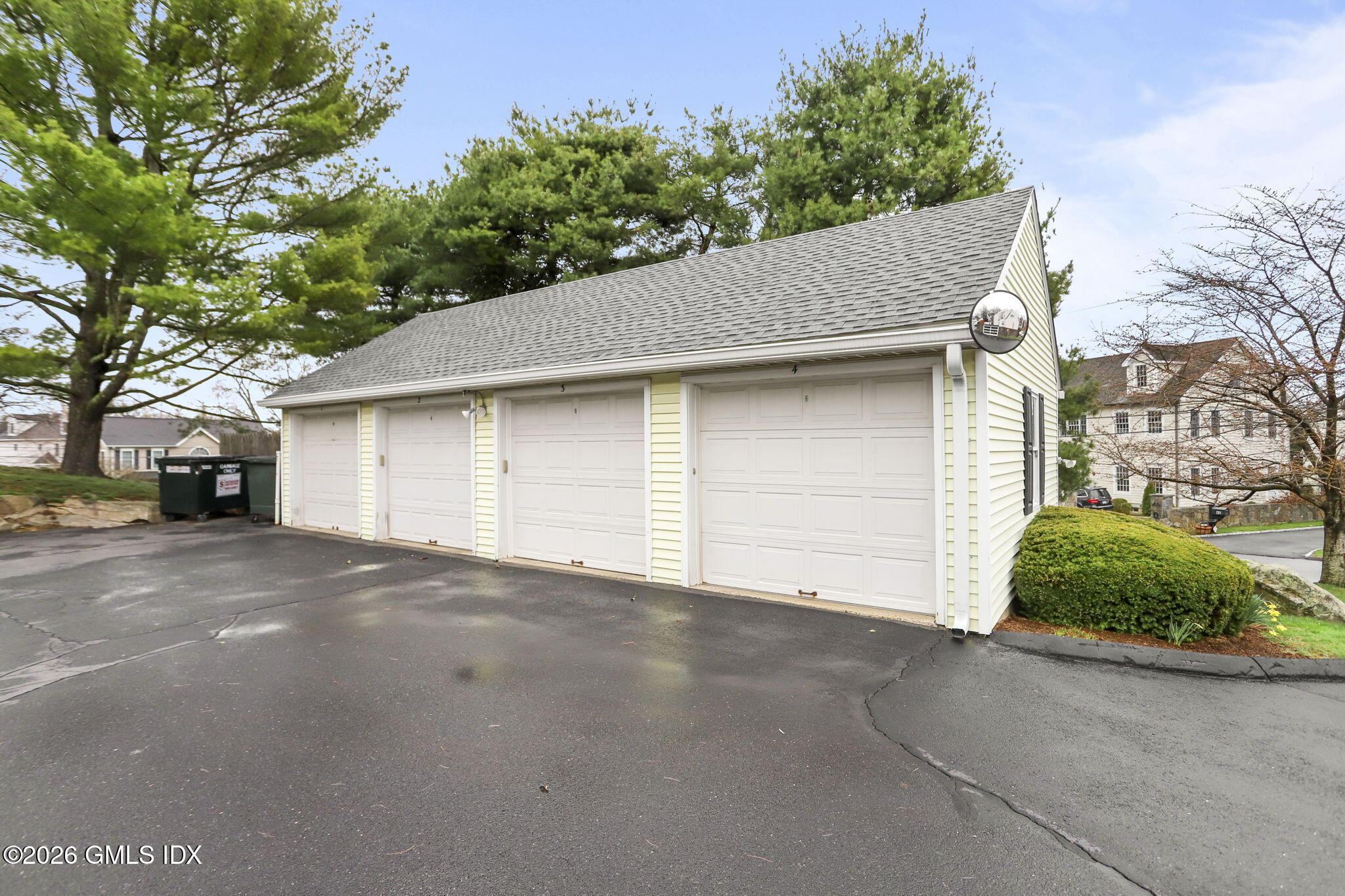 33 Talbot Lane, Unit 4 Greenwich, CT 06830 - Photo 16 of 19 21-web-or-mls-33-talbot-ln-unit-4