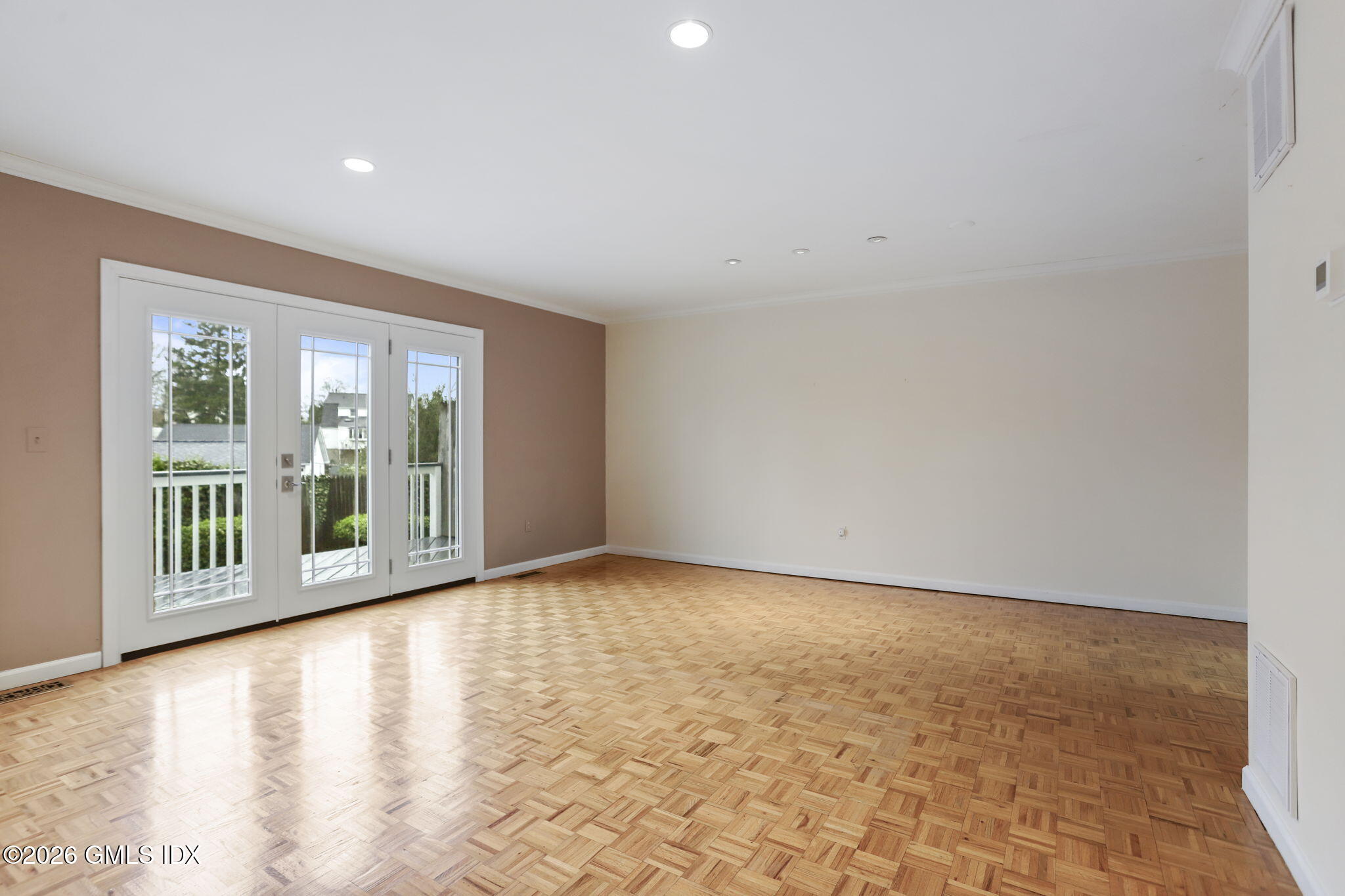 33 Talbot Lane, Unit 4 Greenwich, CT 06830 - Photo 7 of 19 9-web-or-mls-33-talbot-ln-unit-4