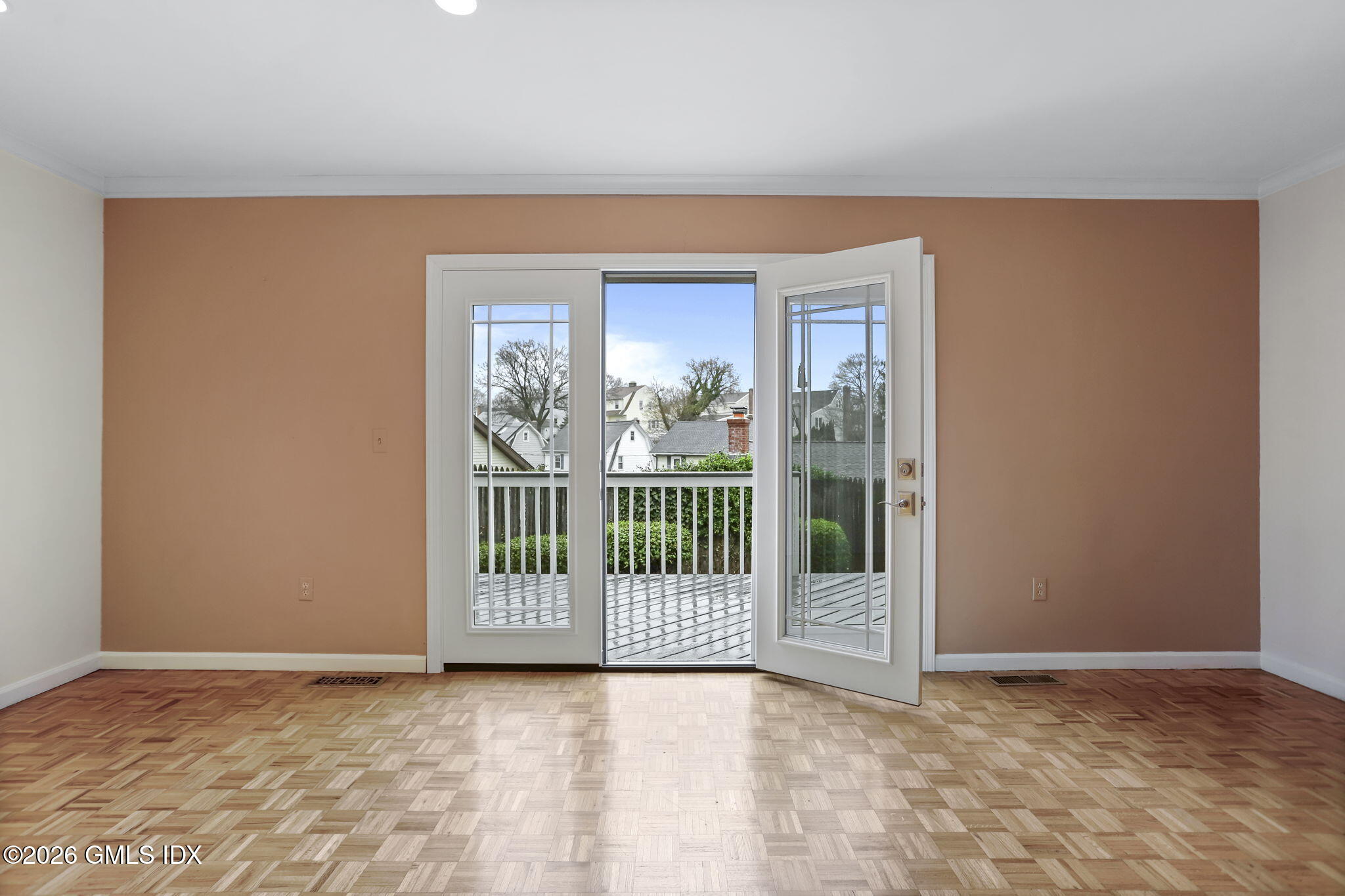 33 Talbot Lane, Unit 4 Greenwich, CT 06830 - Photo 8 of 19 8-web-or-mls-33-talbot-ln-unit-4