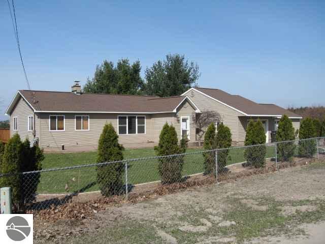 3917 Zimmerman Road Traverse City, MI 49685 - Photo 2 of 15 1714583-1.JPG