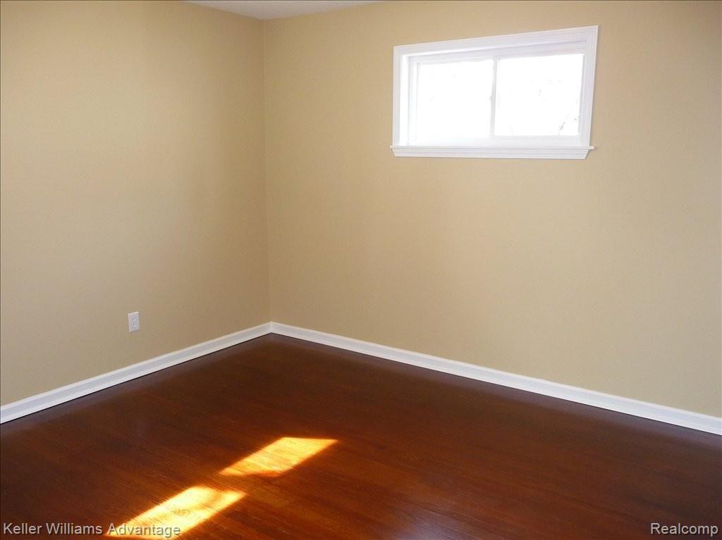 1589 Sheffield Road Birmingham, MI 48009 - Photo 9 of 17 P1060317