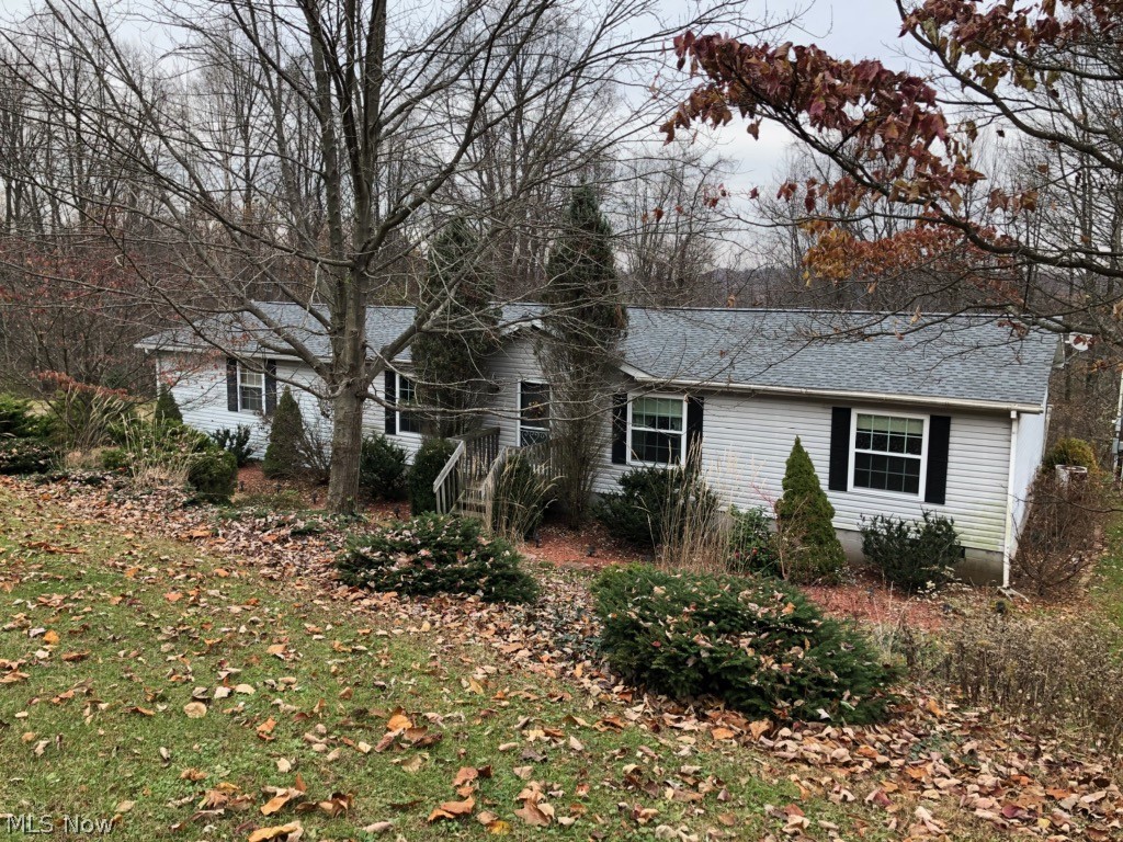 5537 Green Ridge Road Southeast New Philadelphia, OH 44663 - Photo 1 of 17