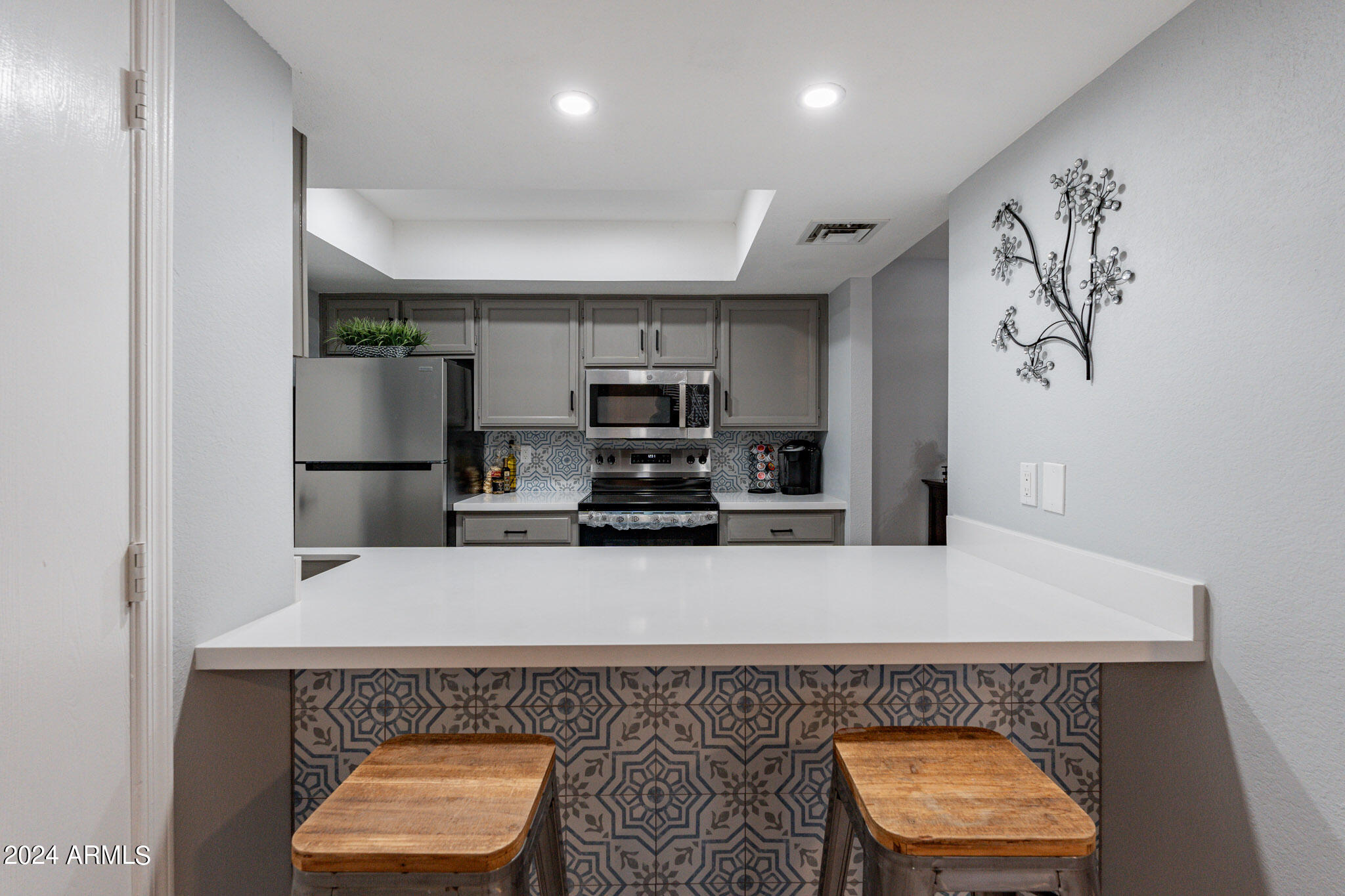 222 West Brown Road, Unit 53 Mesa, AZ 85201 - Photo 4 of 22 new quartz and backsplash