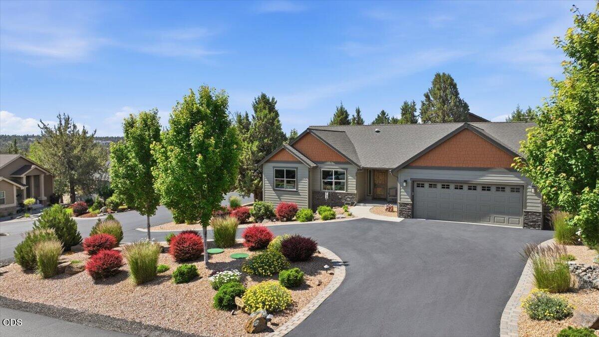 1726 Turnstone Road Redmond, OR 97756 - Photo 2 of 58