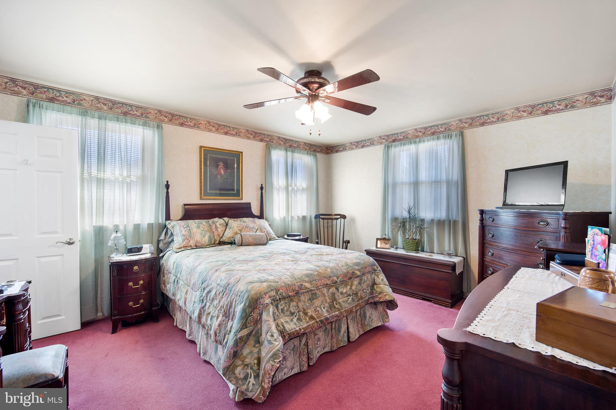 1005 Susan Road Philadelphia, PA 19115 - Photo 15 of 27