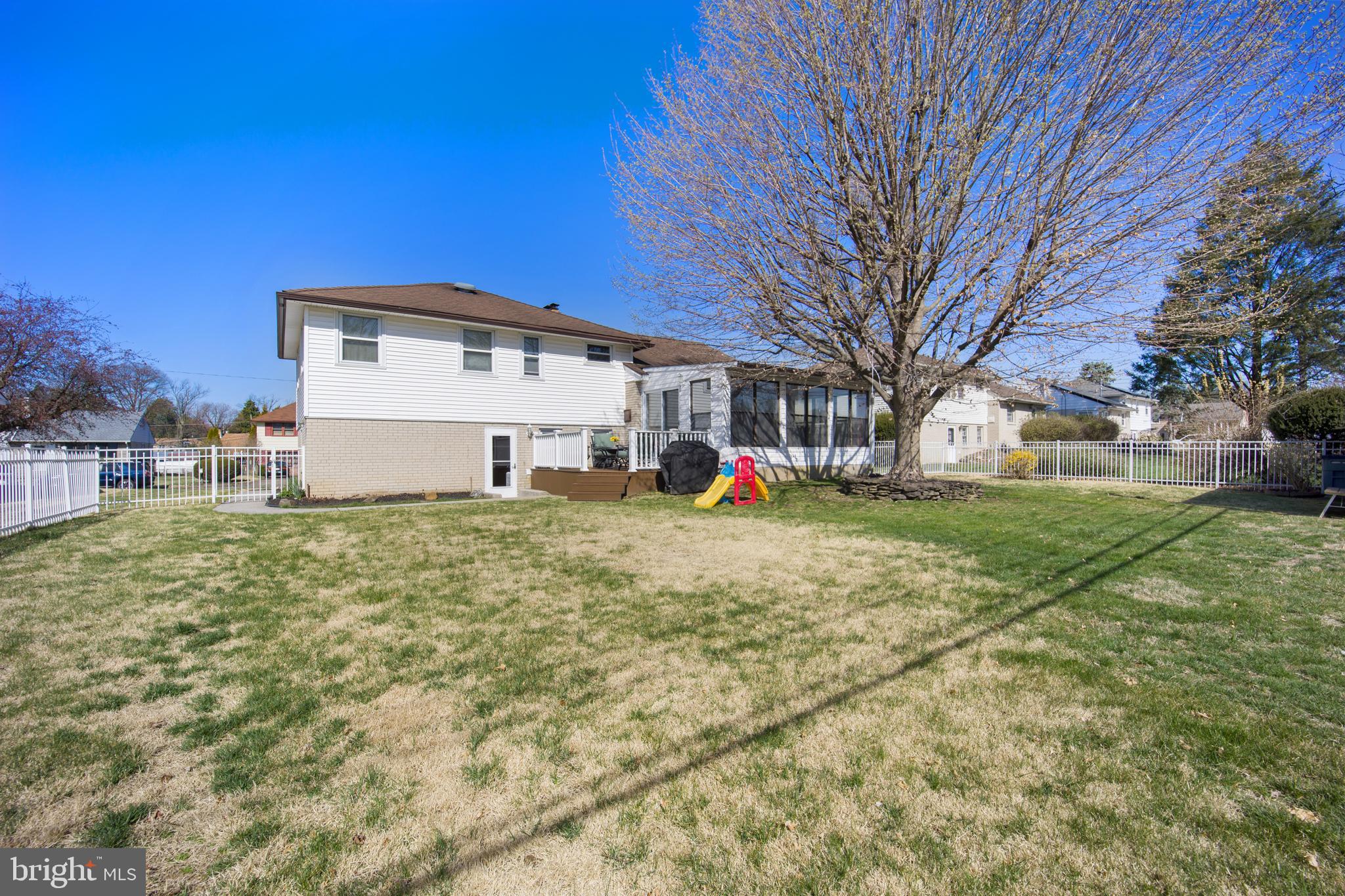 1005 Susan Road Philadelphia, PA 19115 - Photo 25 of 27