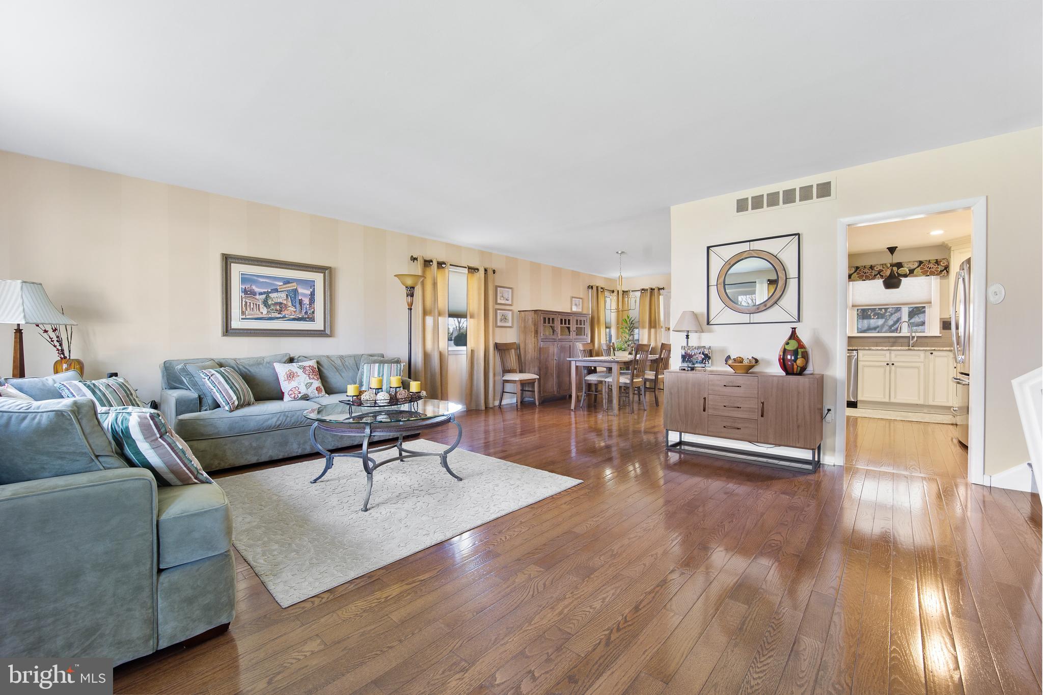 1005 Susan Road Philadelphia, PA 19115 - Photo 3 of 27