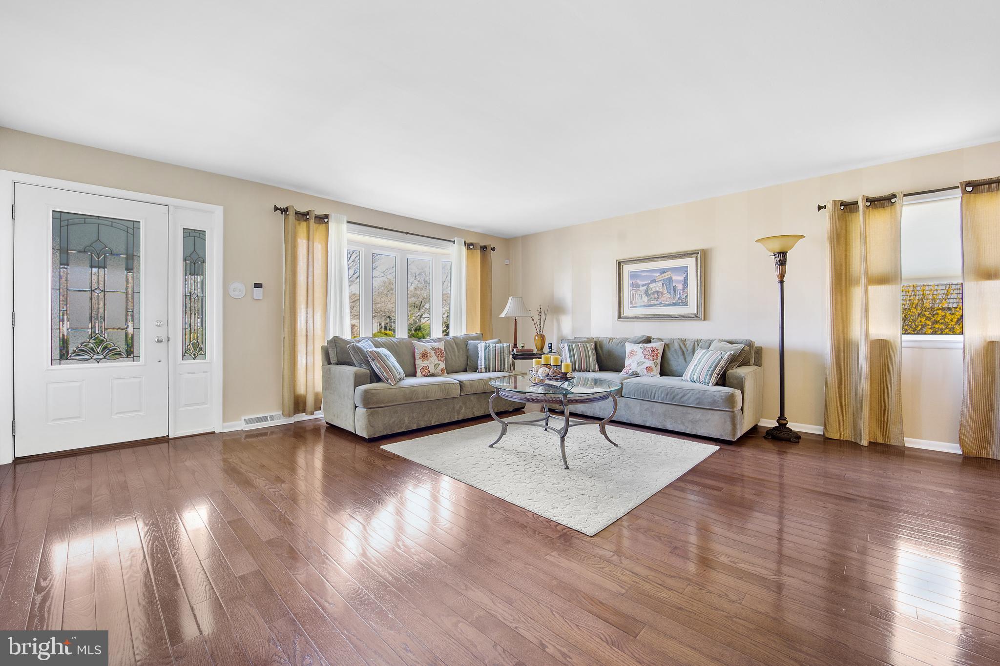 1005 Susan Road Philadelphia, PA 19115 - Photo 4 of 27