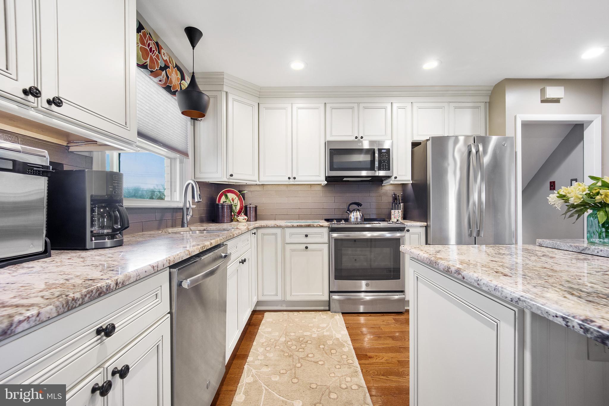 1005 Susan Road Philadelphia, PA 19115 - Photo 8 of 27